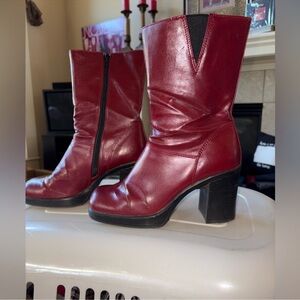 Sculpted brand blood red Women's Red Leather zip up Boots 8 Comfy!